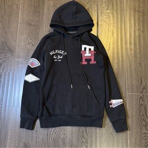 Tommy Hilfiger New York Hoodie Mens Medium Black Pullover 1985 Logo Patches